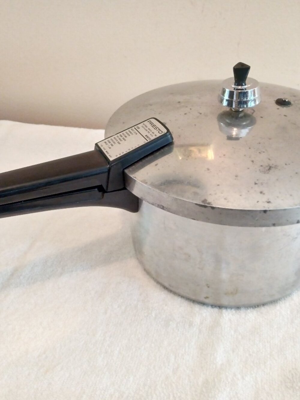 Vintage Presto 4 Quart Pressure Cooker Model A403A